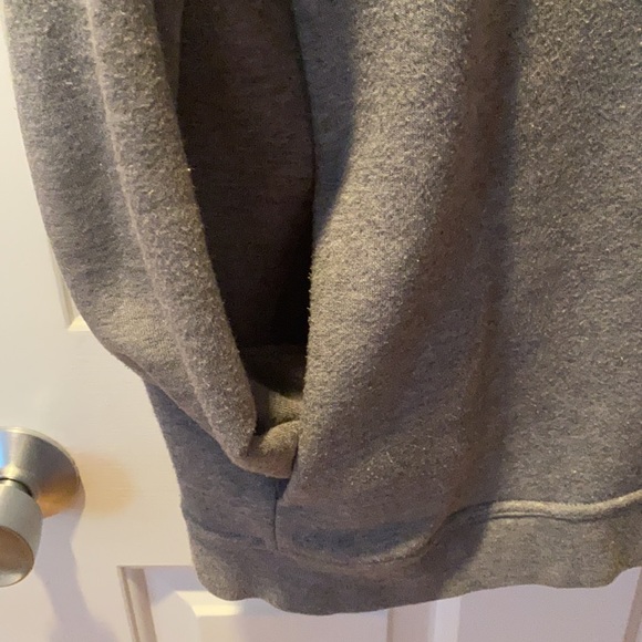 Comfy Nike sweatshirt - Picture 3 of 5